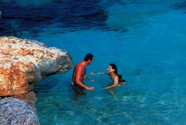 The clear blue Med